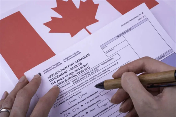 加拿大移民承PTE成绩吗？