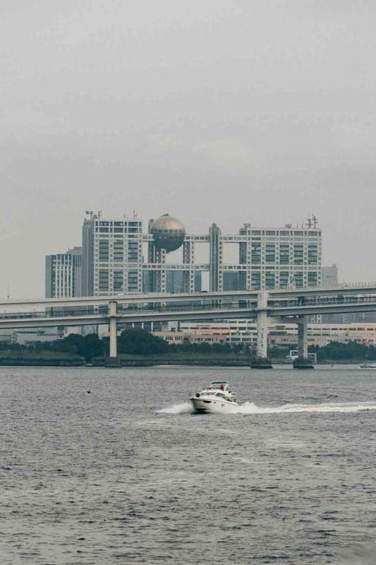 新加坡身份用来“享受生活”“经营资源圈”